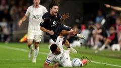 Wrexham Manager Phil Parkinson Criticizes Referee Over Swansea's Red Card Incident