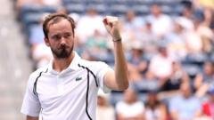 Daniil Medvedev Advances to US Open Third Round Despite Bird Interruption