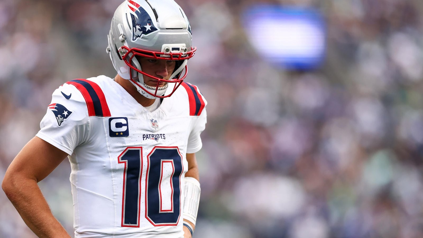Drake Maye's Fourth Quarter Struggles Undermine Patriots Against Chiefs
