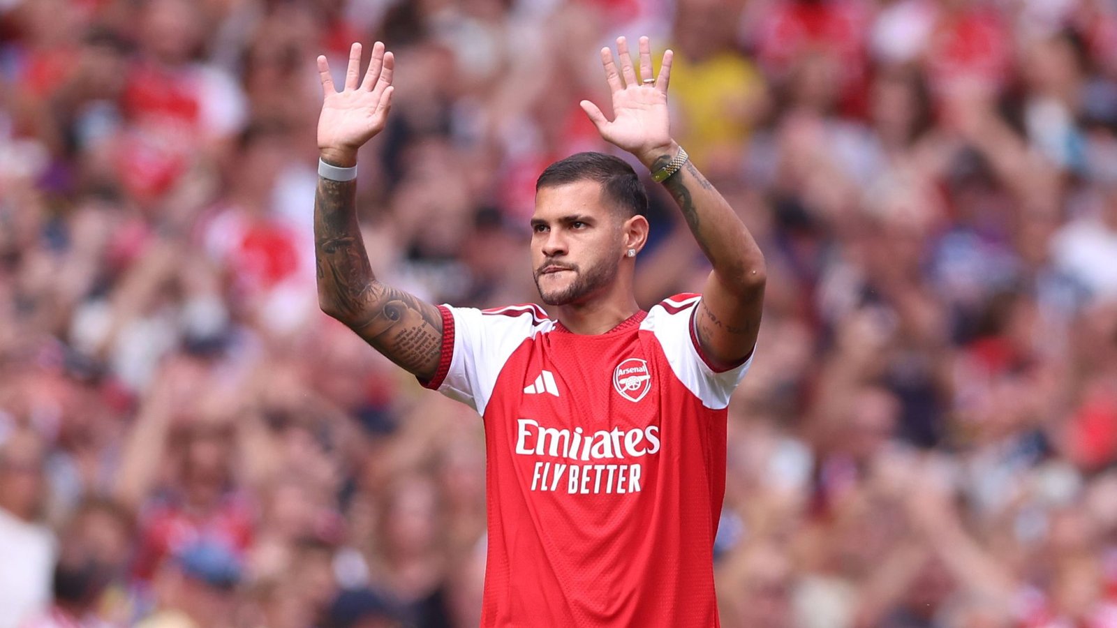 Arsenal Takes on Como in Friendly Match with Guimaraes on the Bench