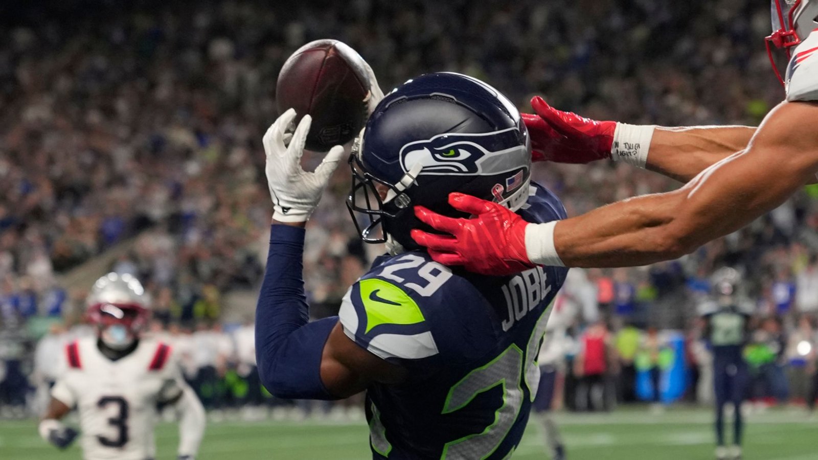 Seahawks Triumph Over Patriots in Season Opener Despite Darnold Injury