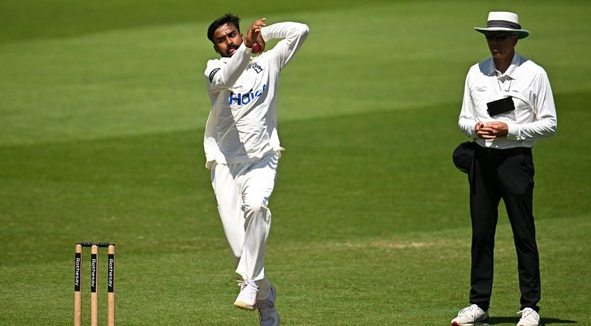 Manav Suthar Shines in Warwickshire's Dominant County Championship Victory