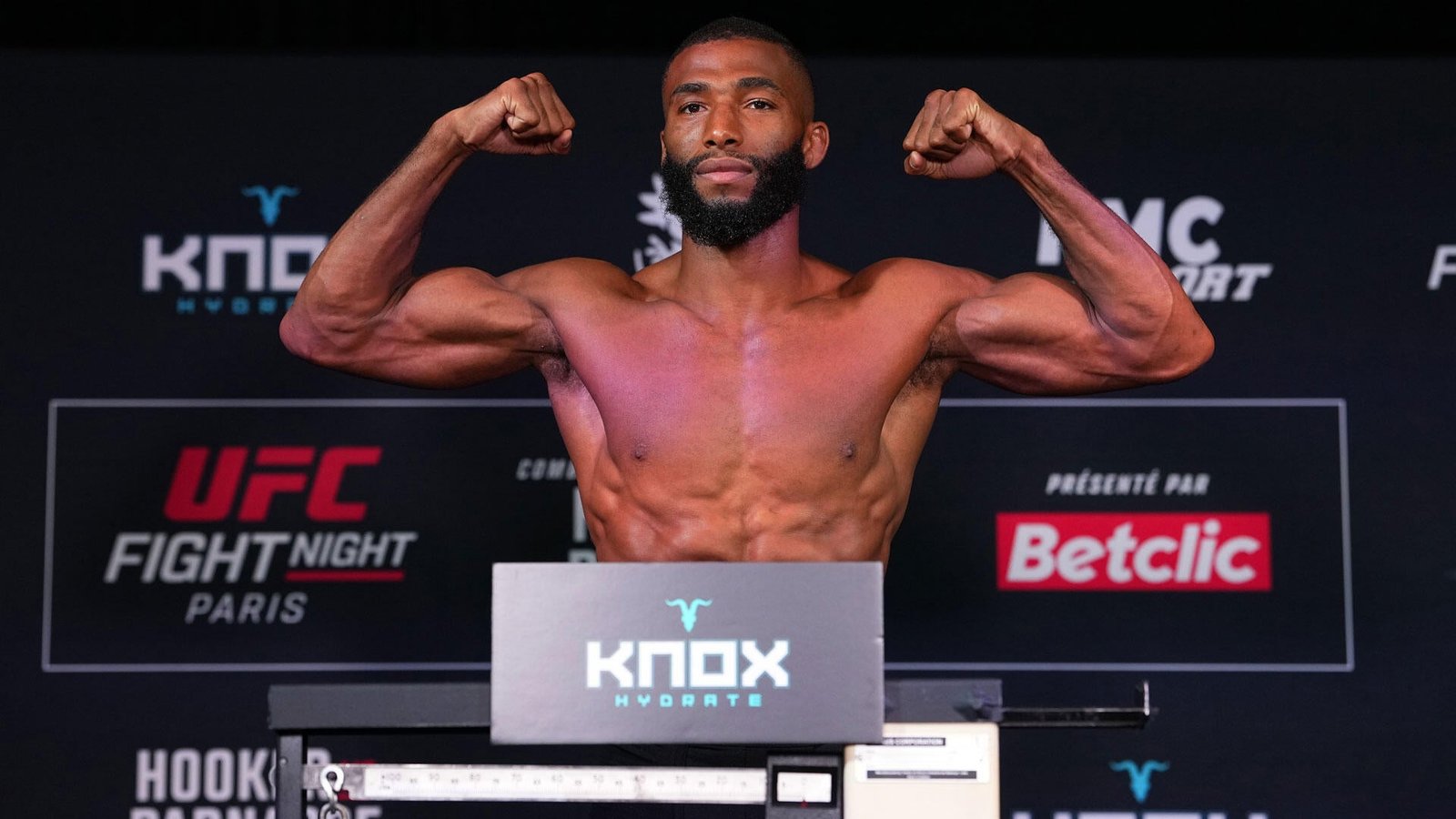 Dan Hooker Faces Salahdine Parnasse in Anticipated UFC Fight Night Debut in Paris