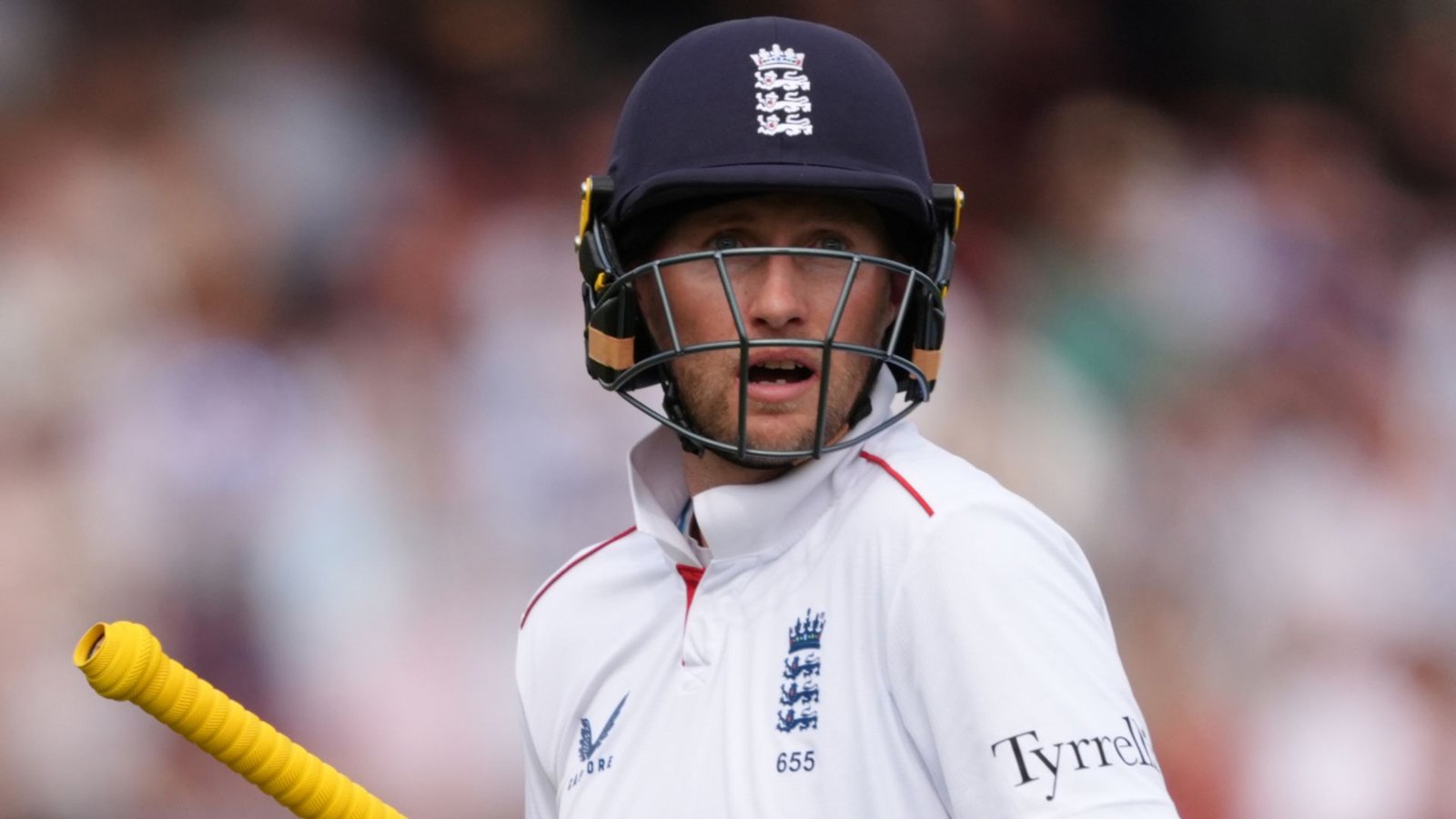 England on back foot as Pakistan's bowlers shine at gloomy Lord's