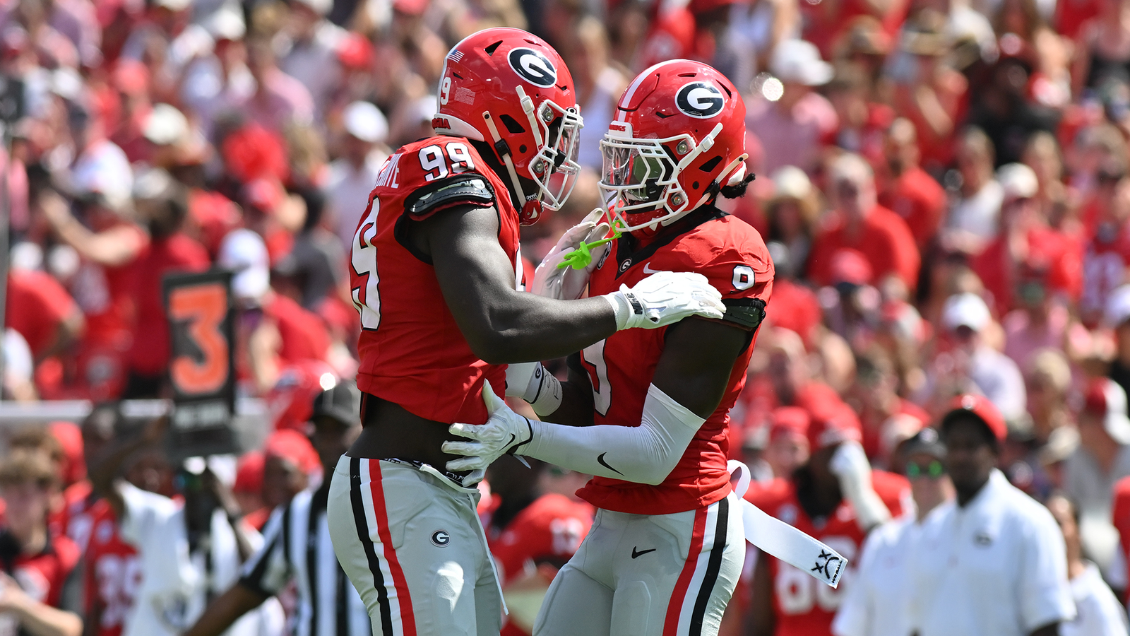College Football Week 1 Report Card: Georgia Shines with 'A', Texas Tech Receives 'C'