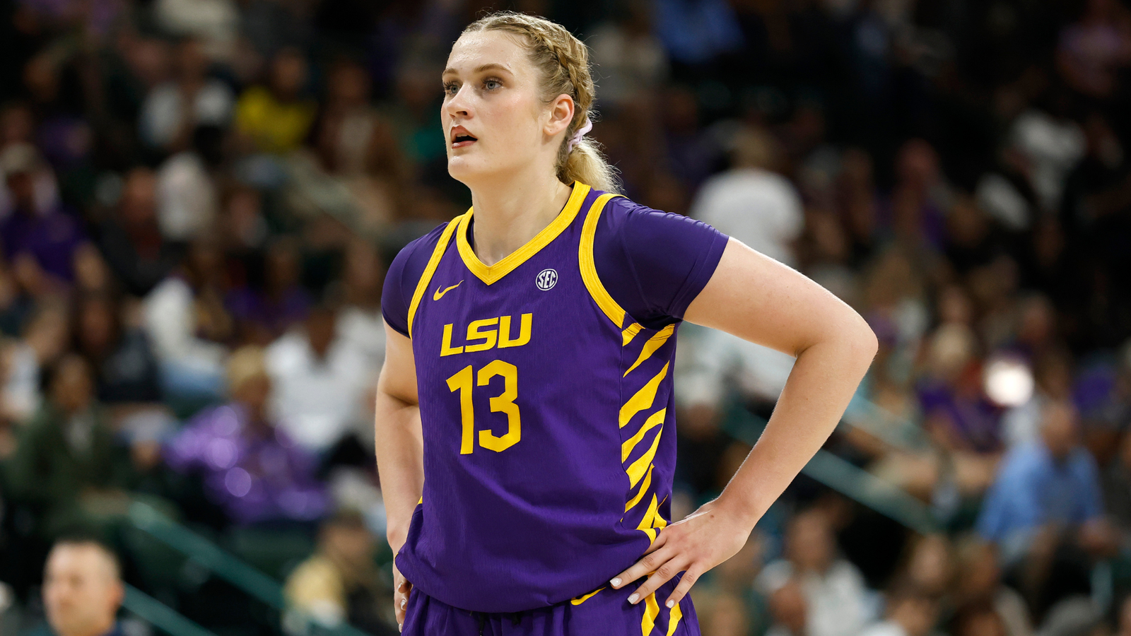 Ukrainian player leaves LSU women's basketball team after Kim Mulkey's squad signs Russian recruit