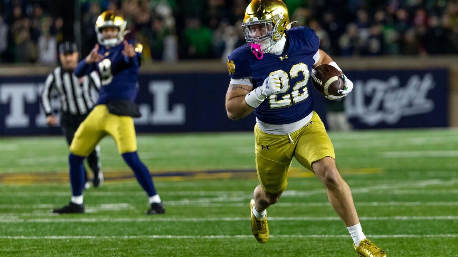 Expert Bets for Notre Dame vs. Wisconsin at Lambeau Field